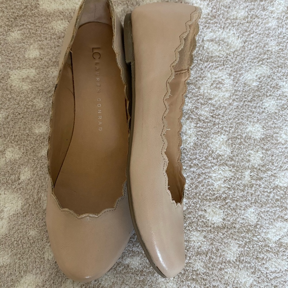 Nude Scalloped Lauren Conrad Flats, sz 6